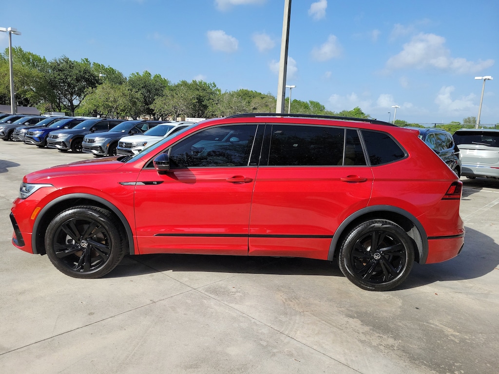 Used 2024 Volkswagen Tiguan SE R-Line Black w/Panoramic Sunroof 2.0T SE R-Line Black FWD