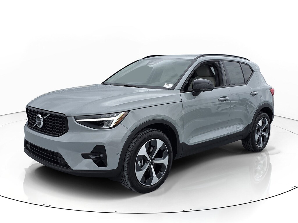 New 2026 Volvo XC40 B5 Plus SUV