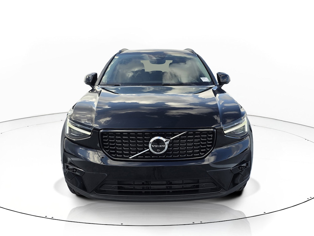 New 2026 Volvo XC40 B5 Plus SUV