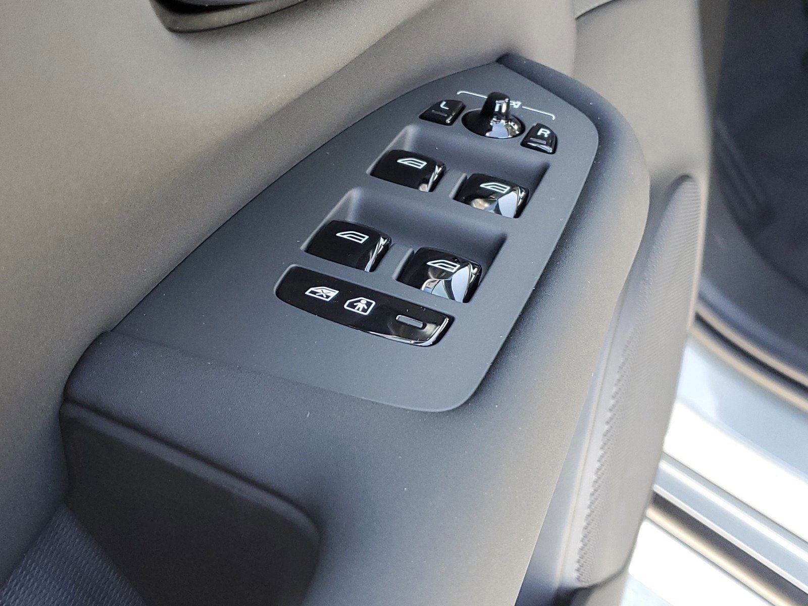 2025 Volvo XC90 Ultra - Photo 20