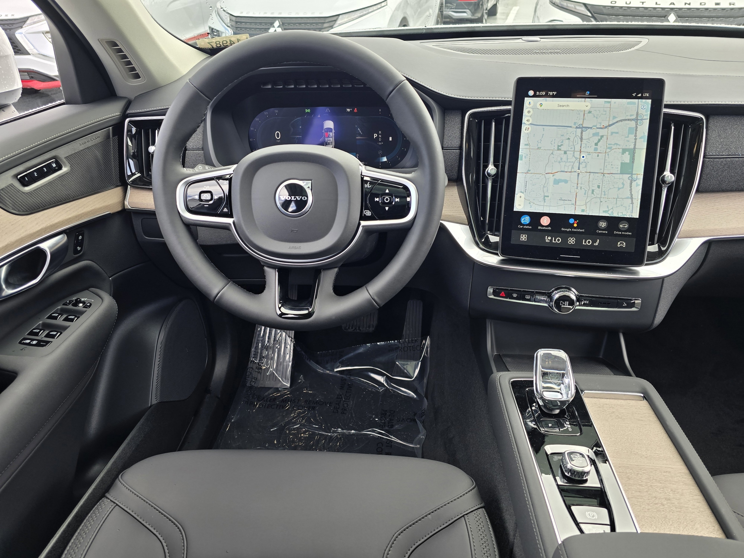 2025 Volvo XC90 Core - Photo 9