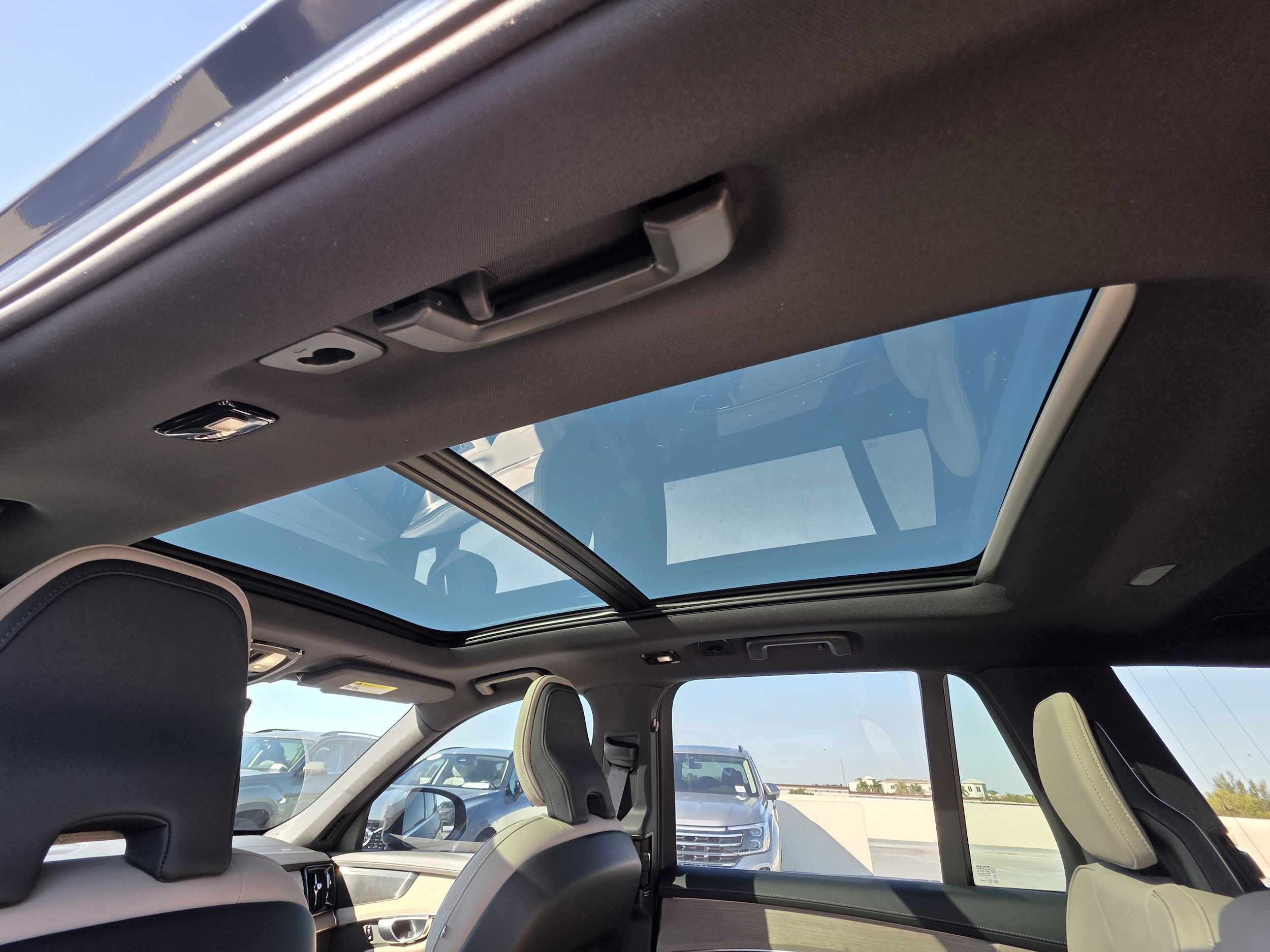 2026 Volvo XC90 Plus - Photo 9