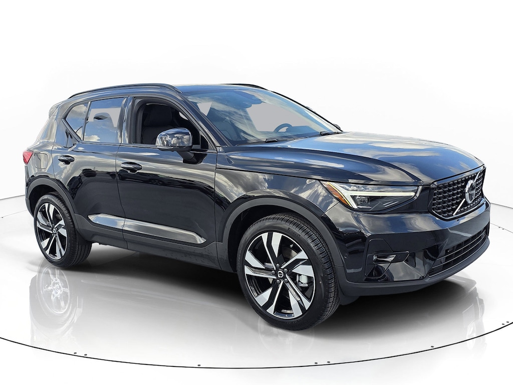 New 2026 Volvo XC40 B5 Plus SUV
