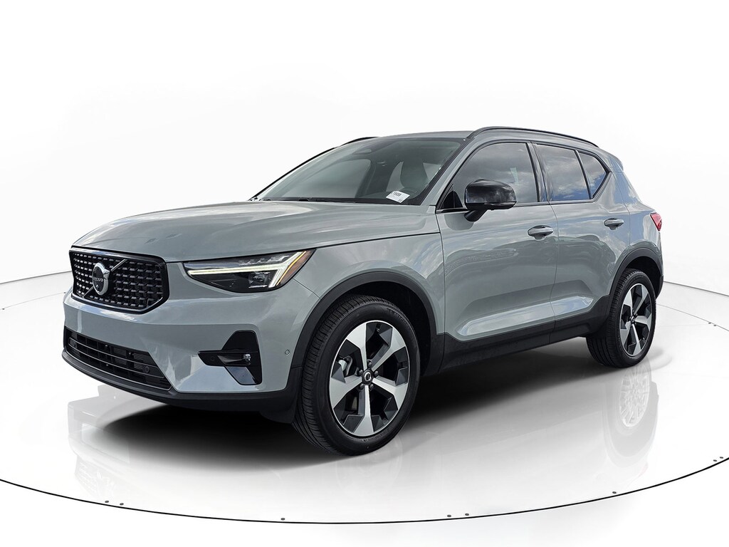 New 2026 Volvo XC40 B5 Plus SUV
