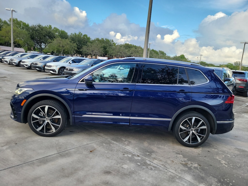 Used 2022 Volkswagen Tiguan SEL R-Line 4MOTION 2.0T SEL R-Line 4MOTION