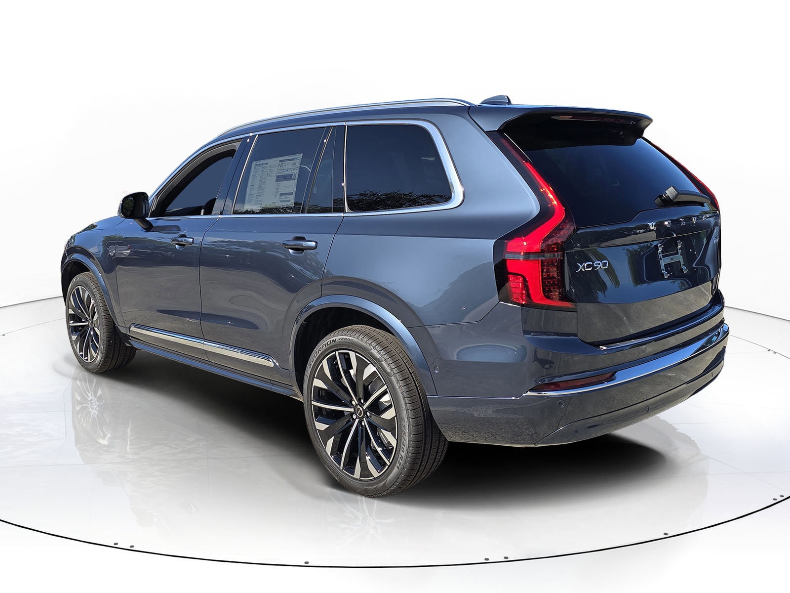 2026 Volvo XC90 Plus - Photo 6