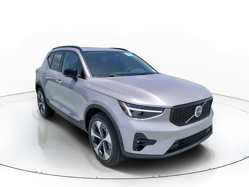 New 2026 Volvo XC40 B5 Plus SUV