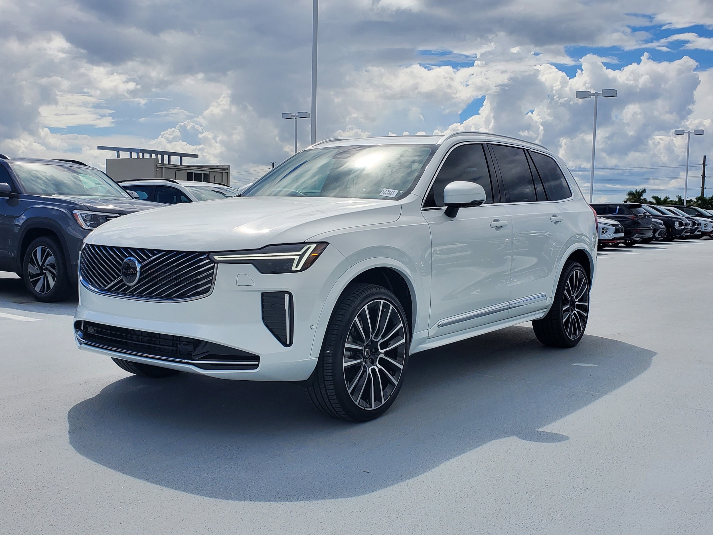 2026 Volvo XC90 Plus's photo