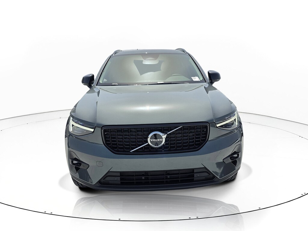 New 2026 Volvo XC40 B5 Plus SUV