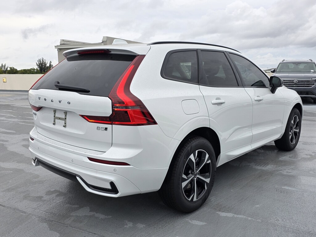 New 2026 Volvo XC60 B5 Core SUV