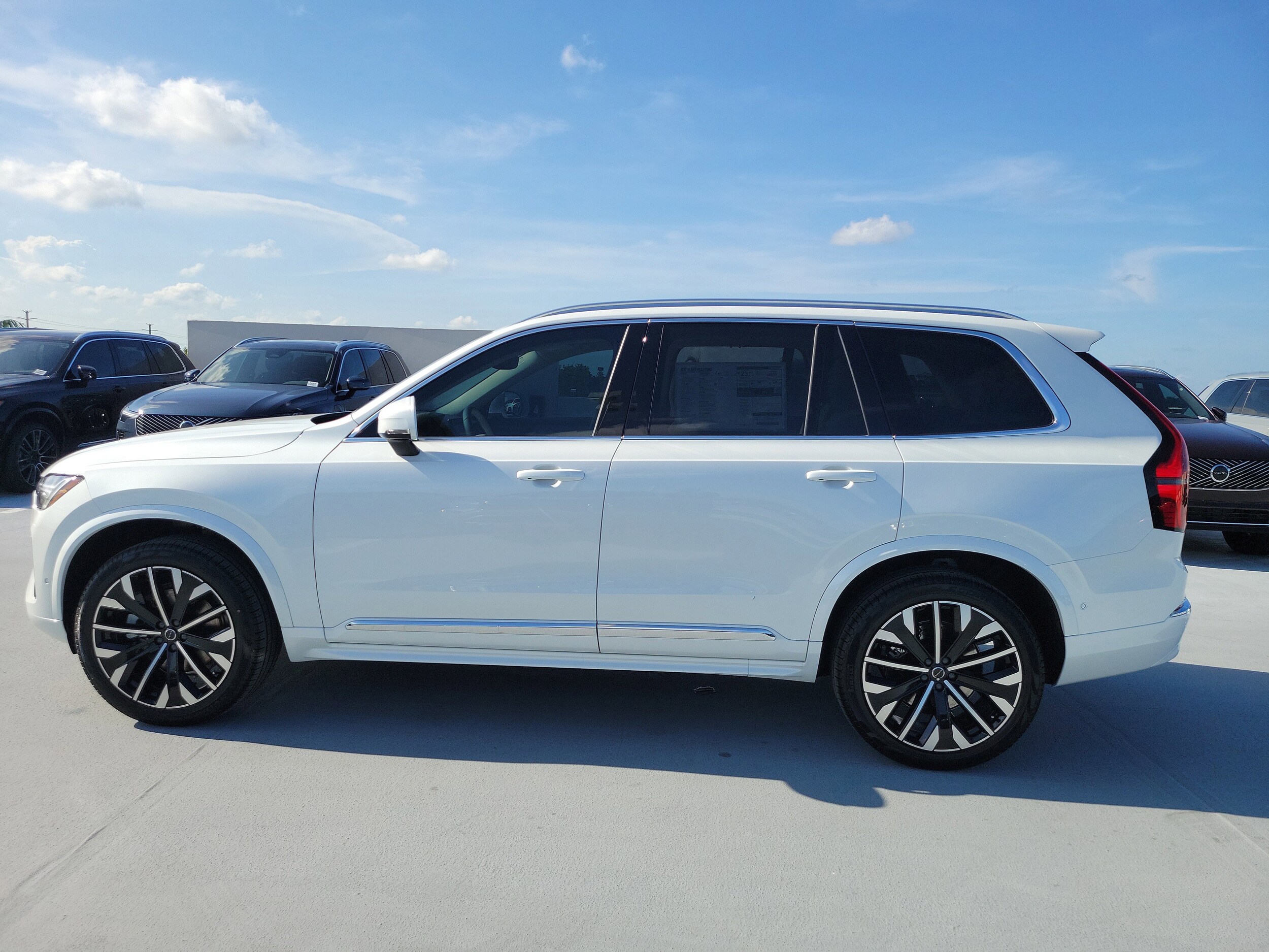 2026 Volvo XC90 Ultra - Photo 8
