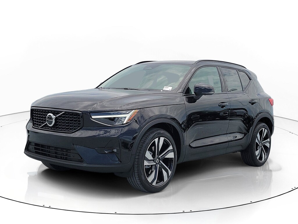 New 2026 Volvo XC40 B4 Plus SUV
