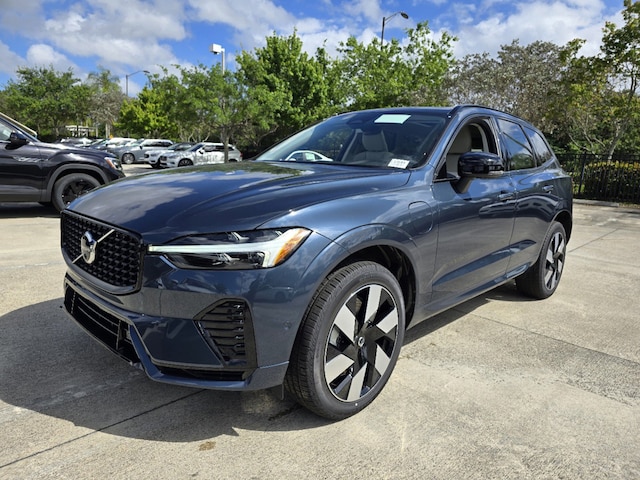 2024 Volvo XC60 plug-in hybrid T8 Plus Dark SUV