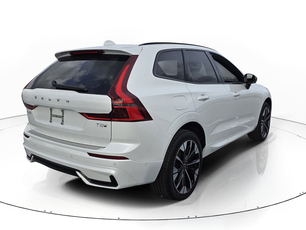New 2026 Volvo XC60 plug-in hybrid T8 Plus SUV