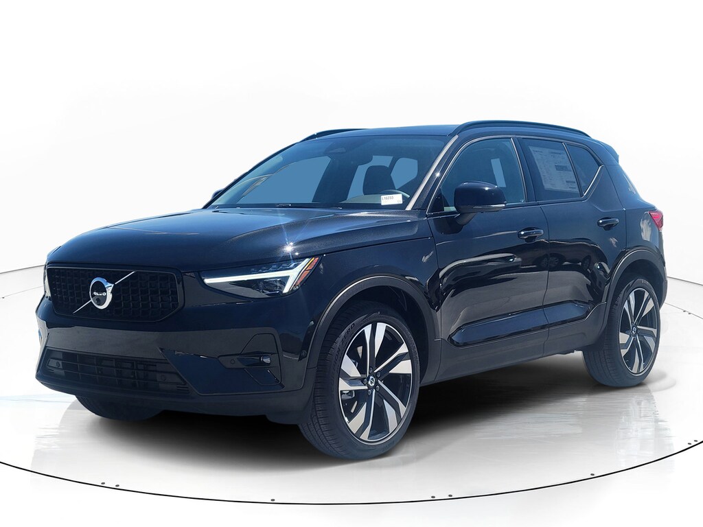 New 2026 Volvo XC40 B5 Ultra SUV