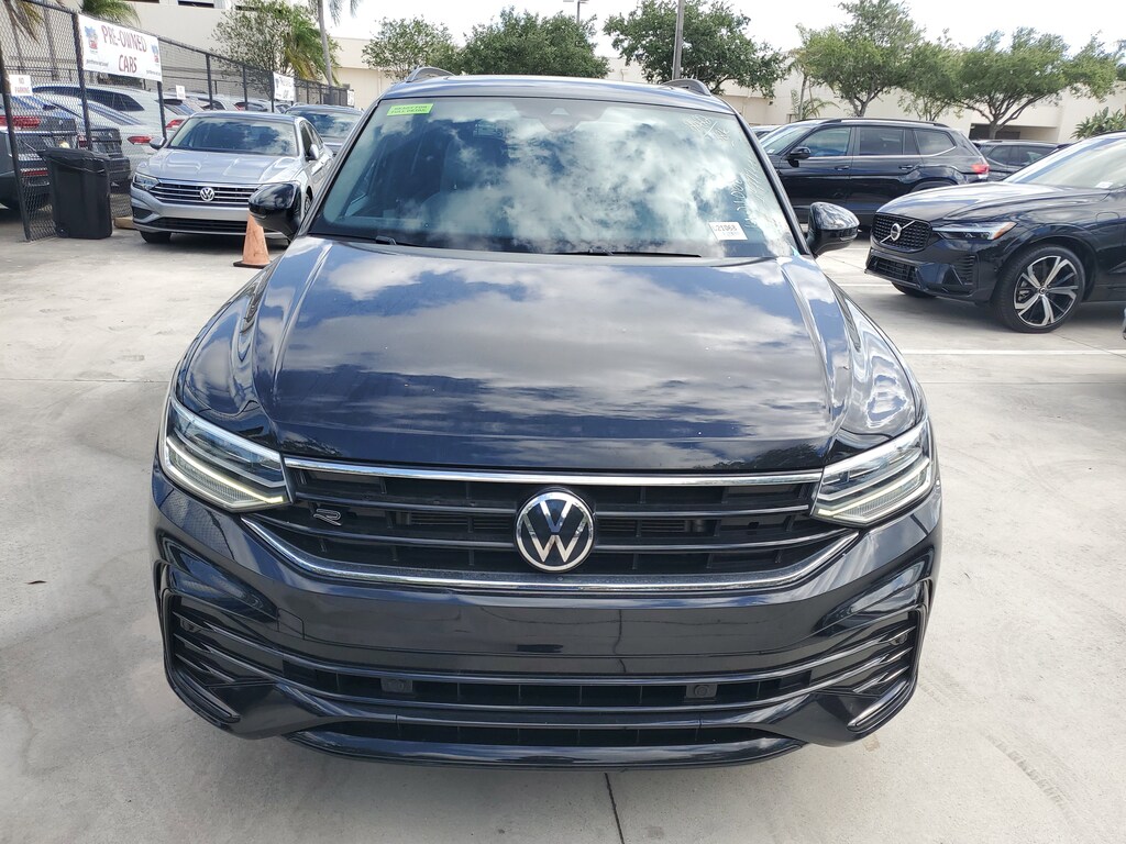 Used 2022 Volkswagen Tiguan SE R-Line Black w/Panoramic Sunroof 2.0T SE R-Line Black FWD