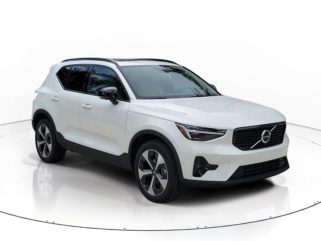 New 2026 Volvo XC40 B4 Plus SUV