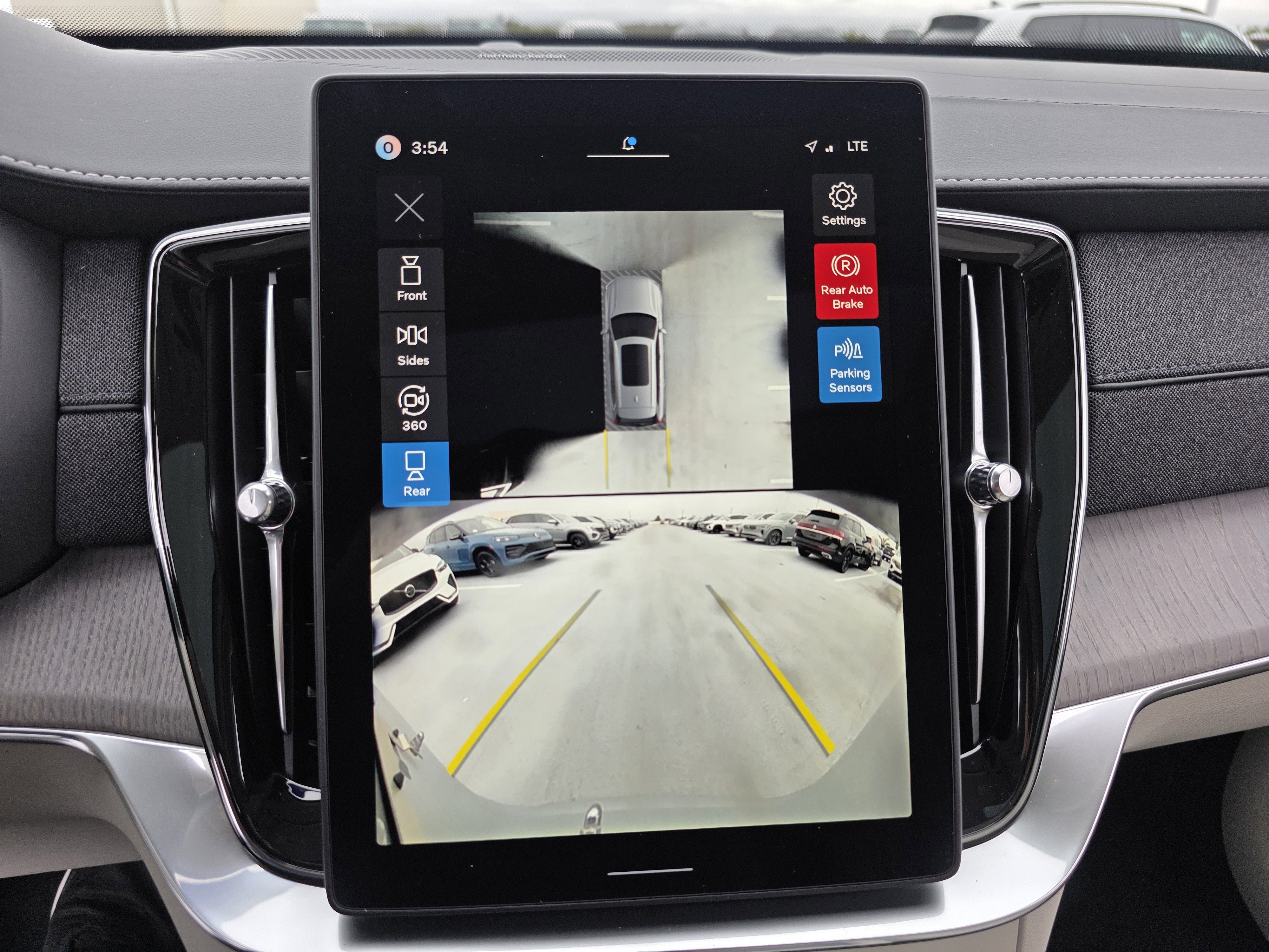 2026 Volvo XC90 Ultra - Photo 14