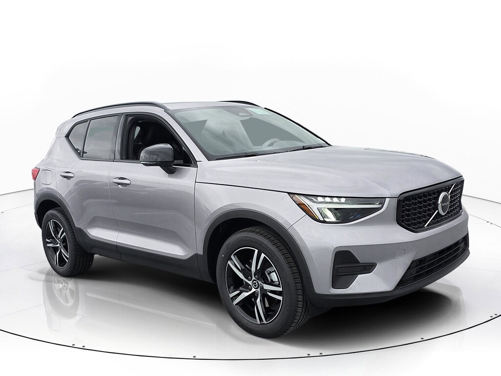 New 2026 Volvo XC40 B5 Core SUV
