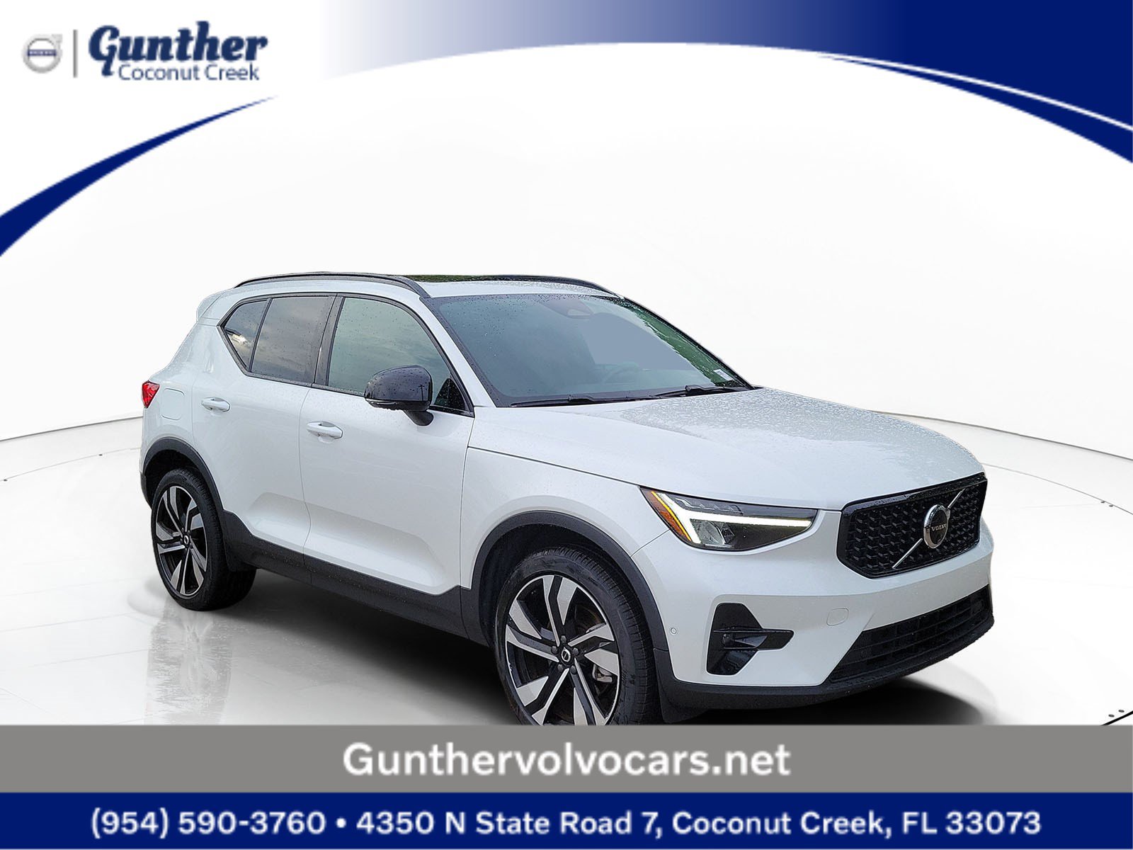 2024 Volvo XC40 Plus