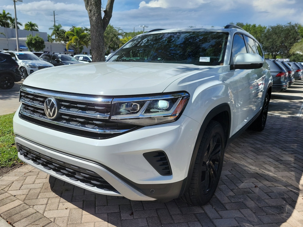 Used 2022 Volkswagen Atlas 2.0T SE Technology w/Captains Chairs & Sunroof 2.0T SE w/Technology FWD