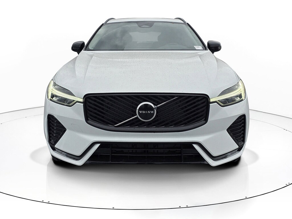 New 2026 Volvo XC60 B5 Core SUV