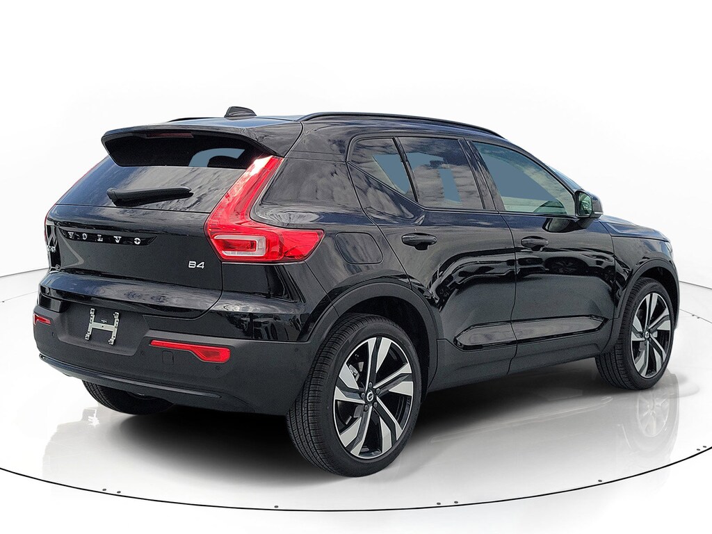 New 2026 Volvo XC40 B4 Plus SUV