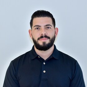 Staff member Oscar Roque from 9b1abfa0f26d