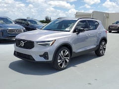 2026 Volvo XC40 B4 Plus FWD SUV