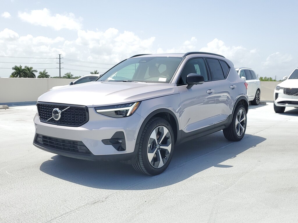 New 2026 Volvo XC40 B5 Plus SUV