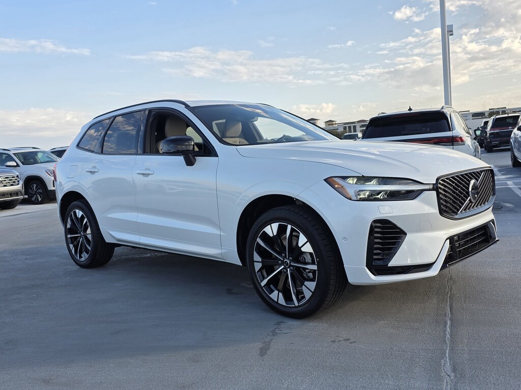 New 2026 Volvo XC60 plug-in hybrid T8 Plus SUV