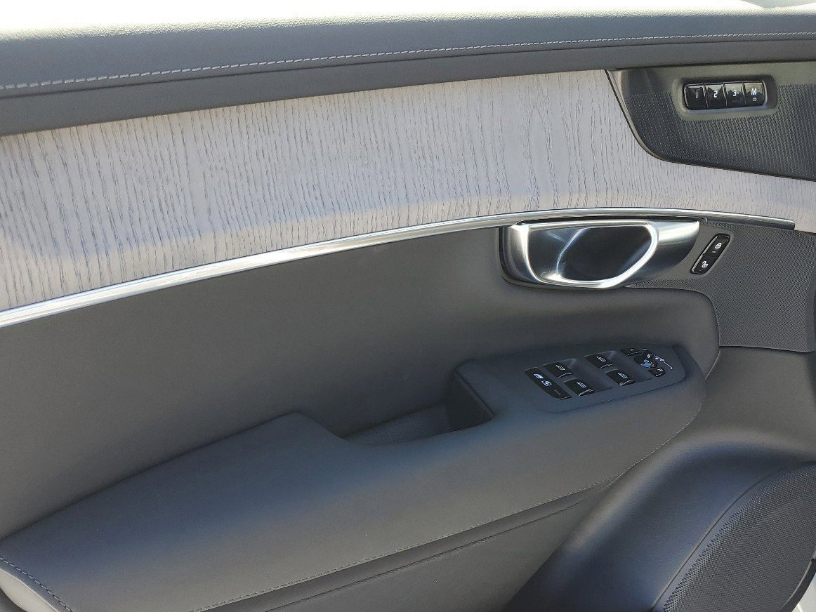 2025 Volvo XC90 Ultra - Photo 19