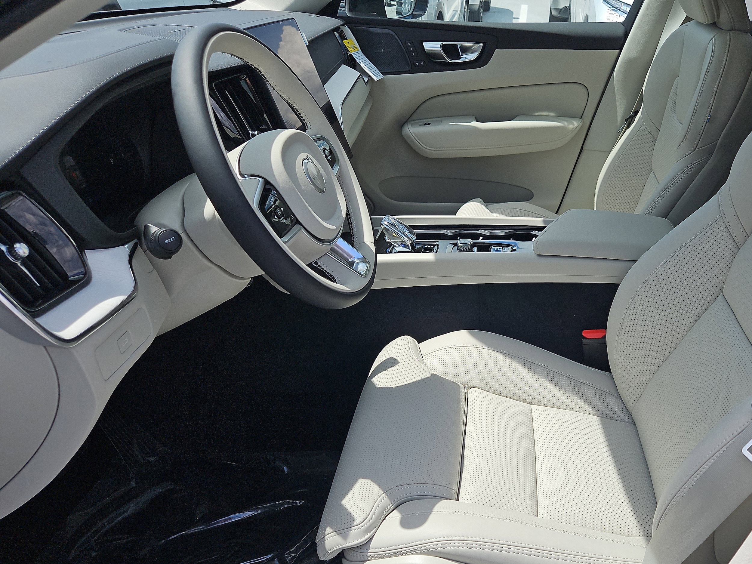 2026 Volvo XC60 Ultra - Photo 11
