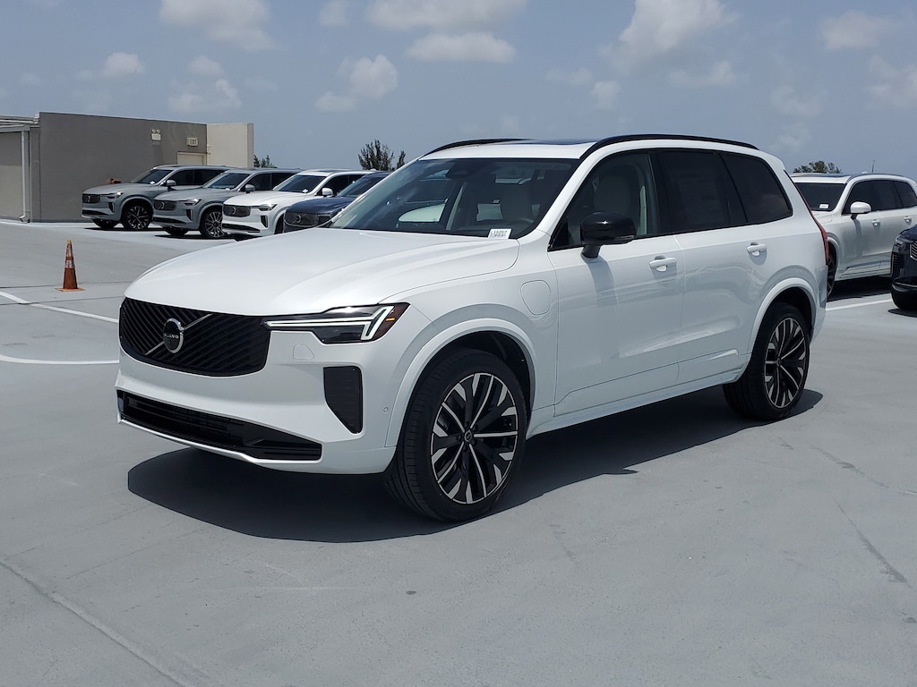 New 2026 Volvo XC90 plug-in hybrid T8 Ultra Dark Theme 7-Seater SUV