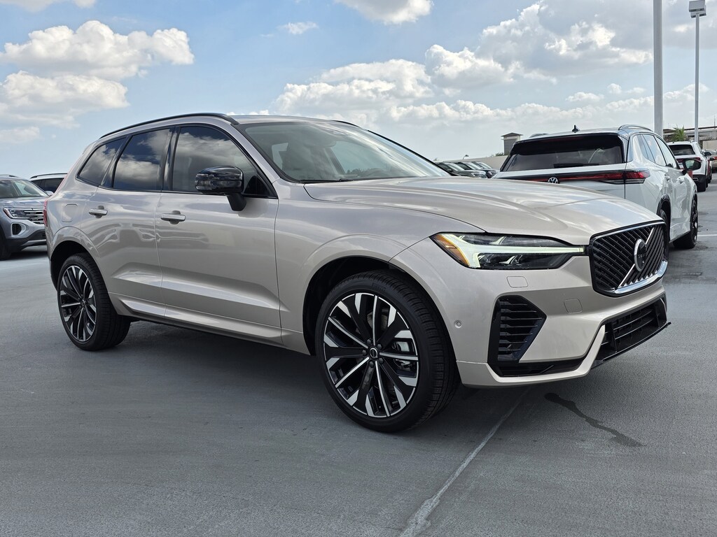 New 2026 Volvo XC60 plug-in hybrid T8 Ultra SUV