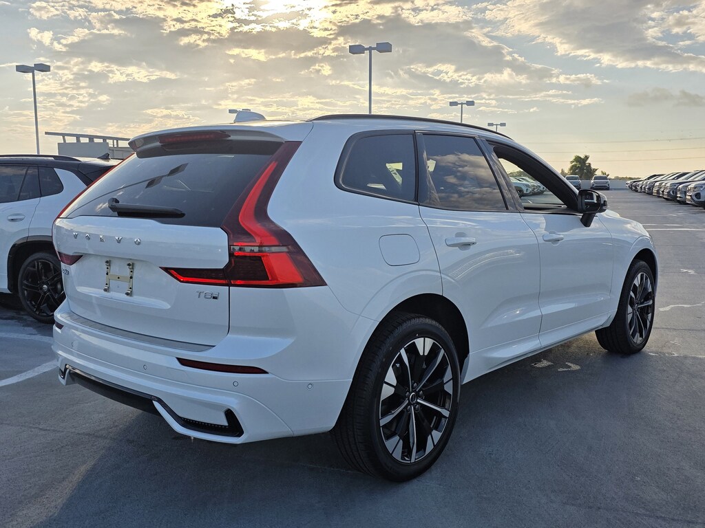 New 2026 Volvo XC60 plug-in hybrid T8 Plus SUV