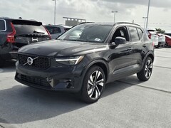 2025 Volvo XC40 B5 Ultra Dark Theme SUV