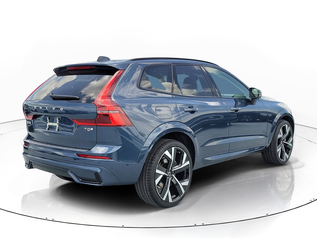 New 2026 Volvo XC60 plug-in hybrid T8 Ultra SUV