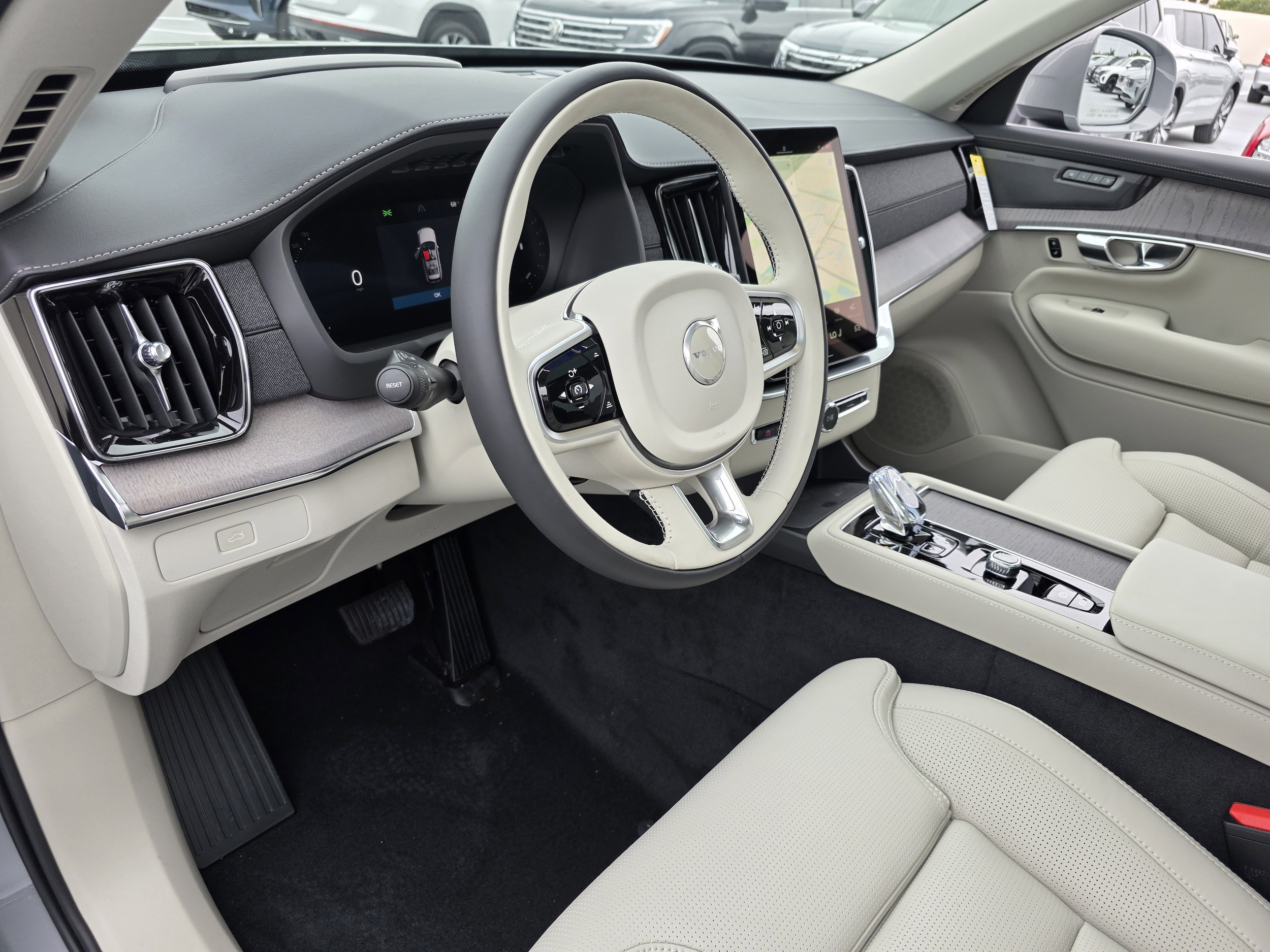 2026 Volvo XC90 Ultra - Photo 10