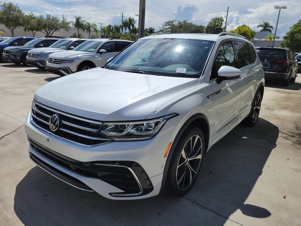 Used 2022 Volkswagen Tiguan SEL R-Line 4MOTION 2.0T SEL R-Line 4MOTION