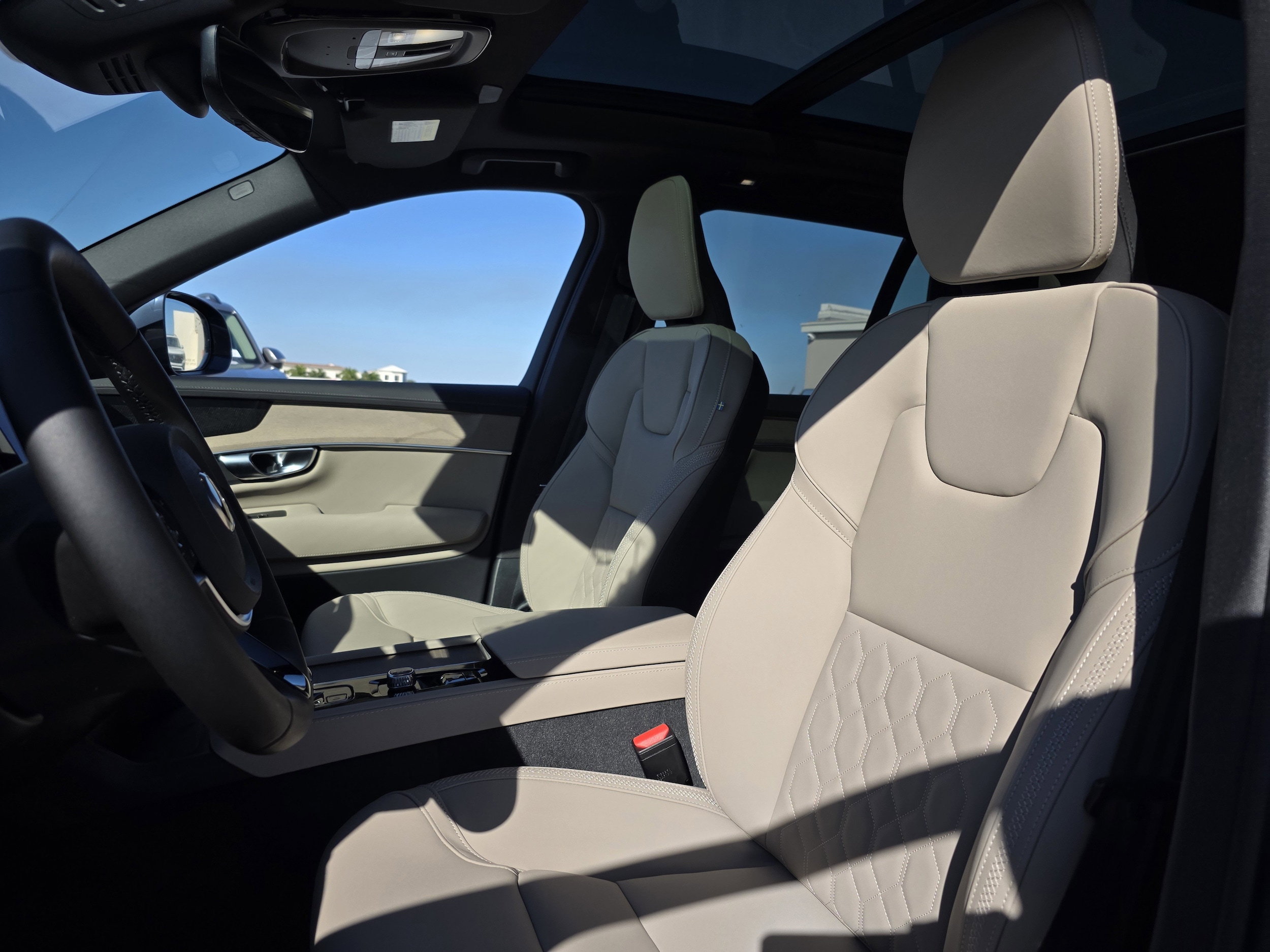 2026 Volvo XC90 Plus - Photo 14