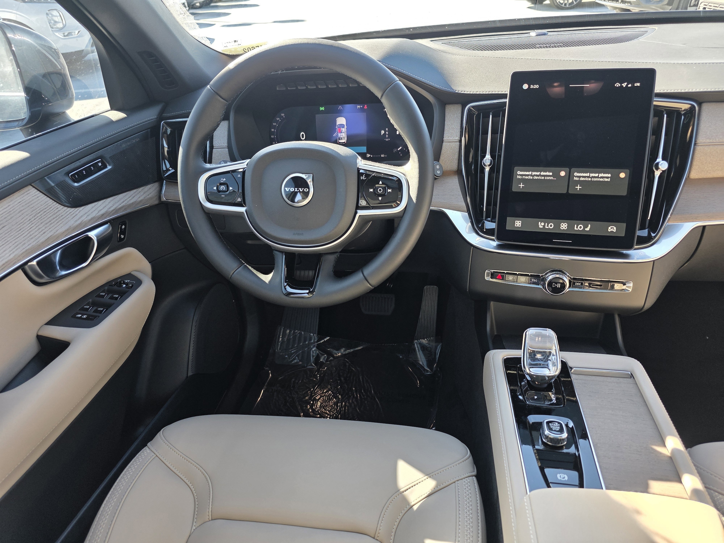 2026 Volvo XC90 Plus - Photo 8