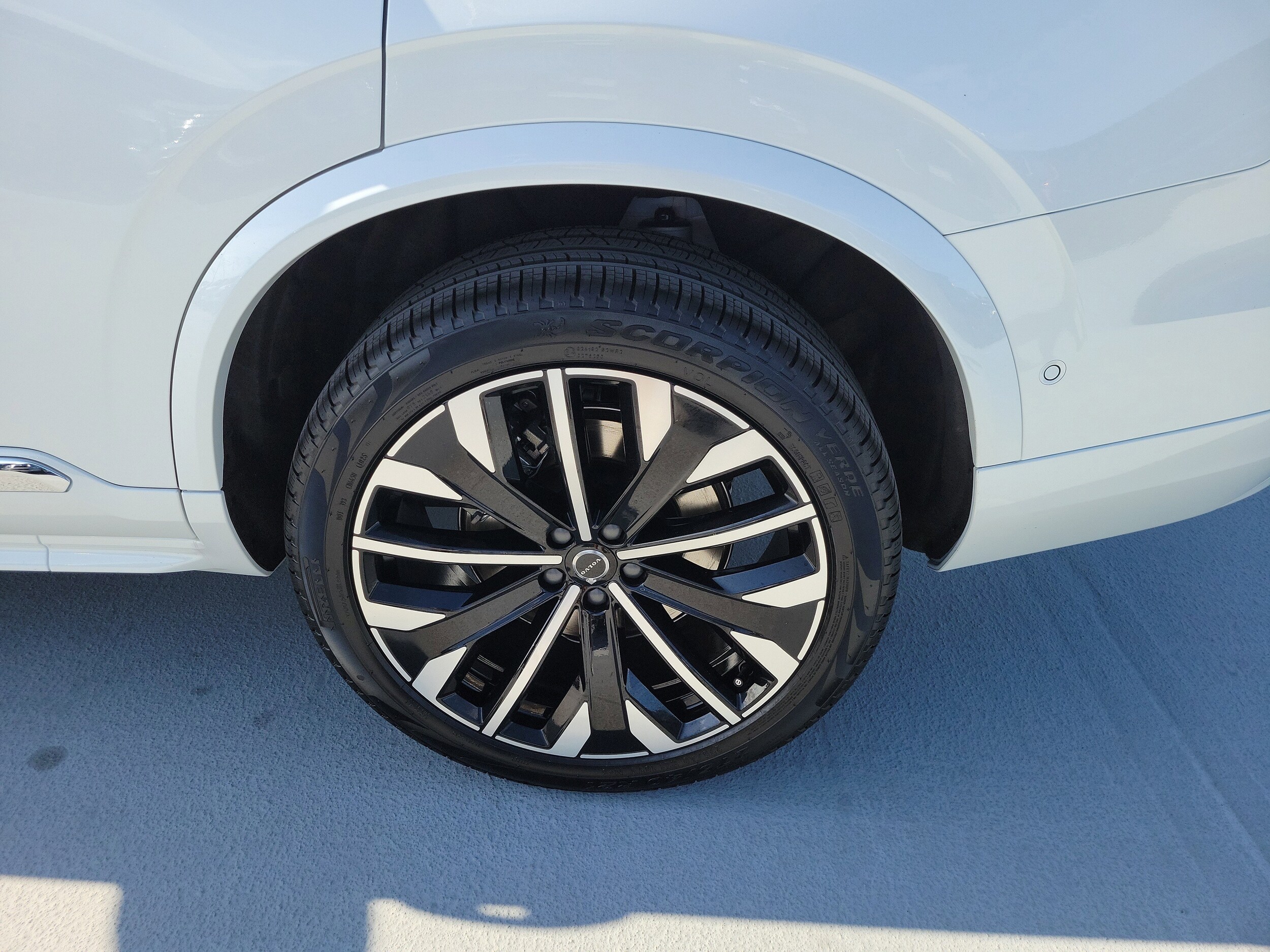 2026 Volvo XC90 Ultra - Photo 9