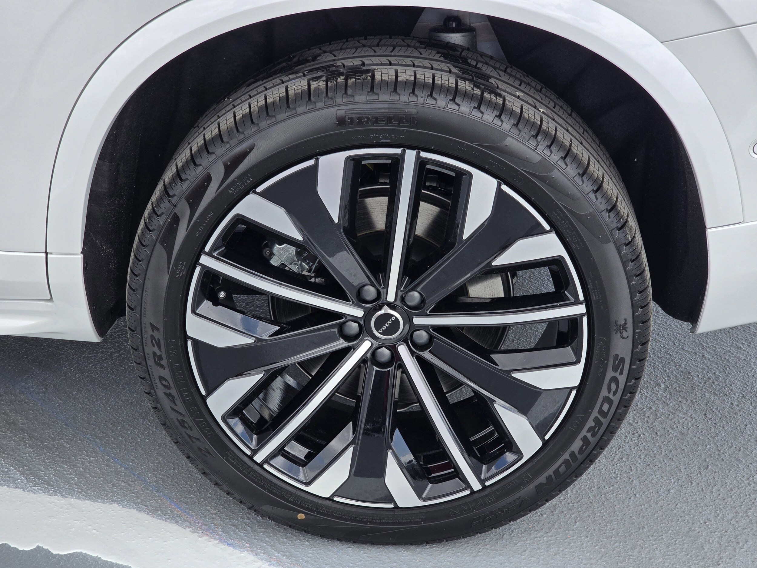 2025 Volvo XC90 Ultra - Photo 7