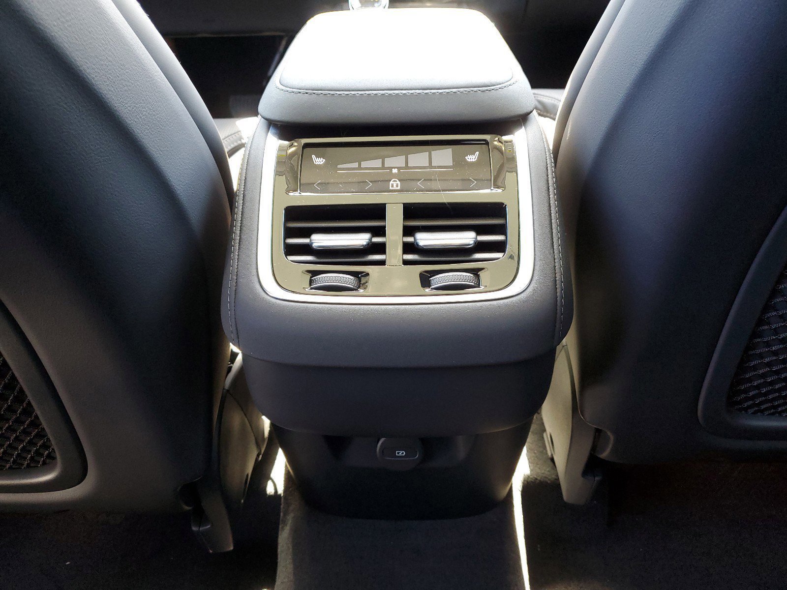 2025 Volvo XC90 Ultra - Photo 16