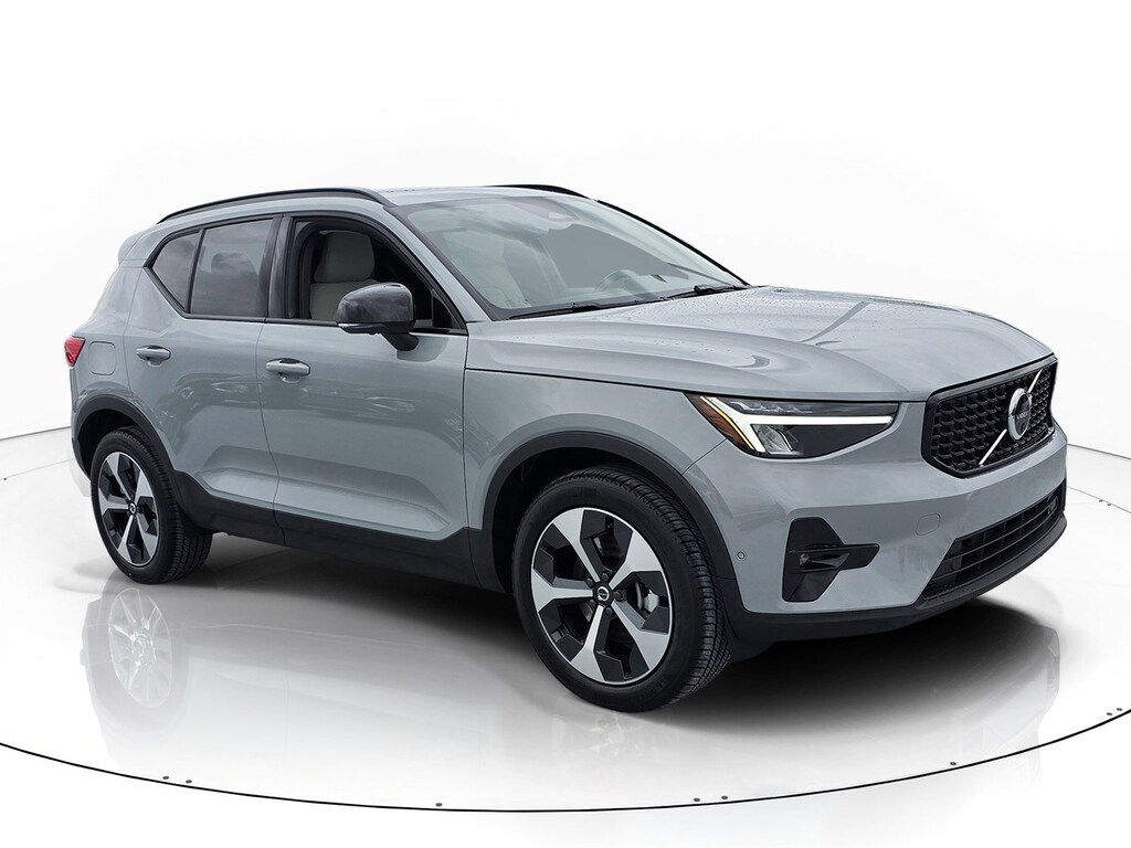 New 2026 Volvo XC40 B5 Plus SUV