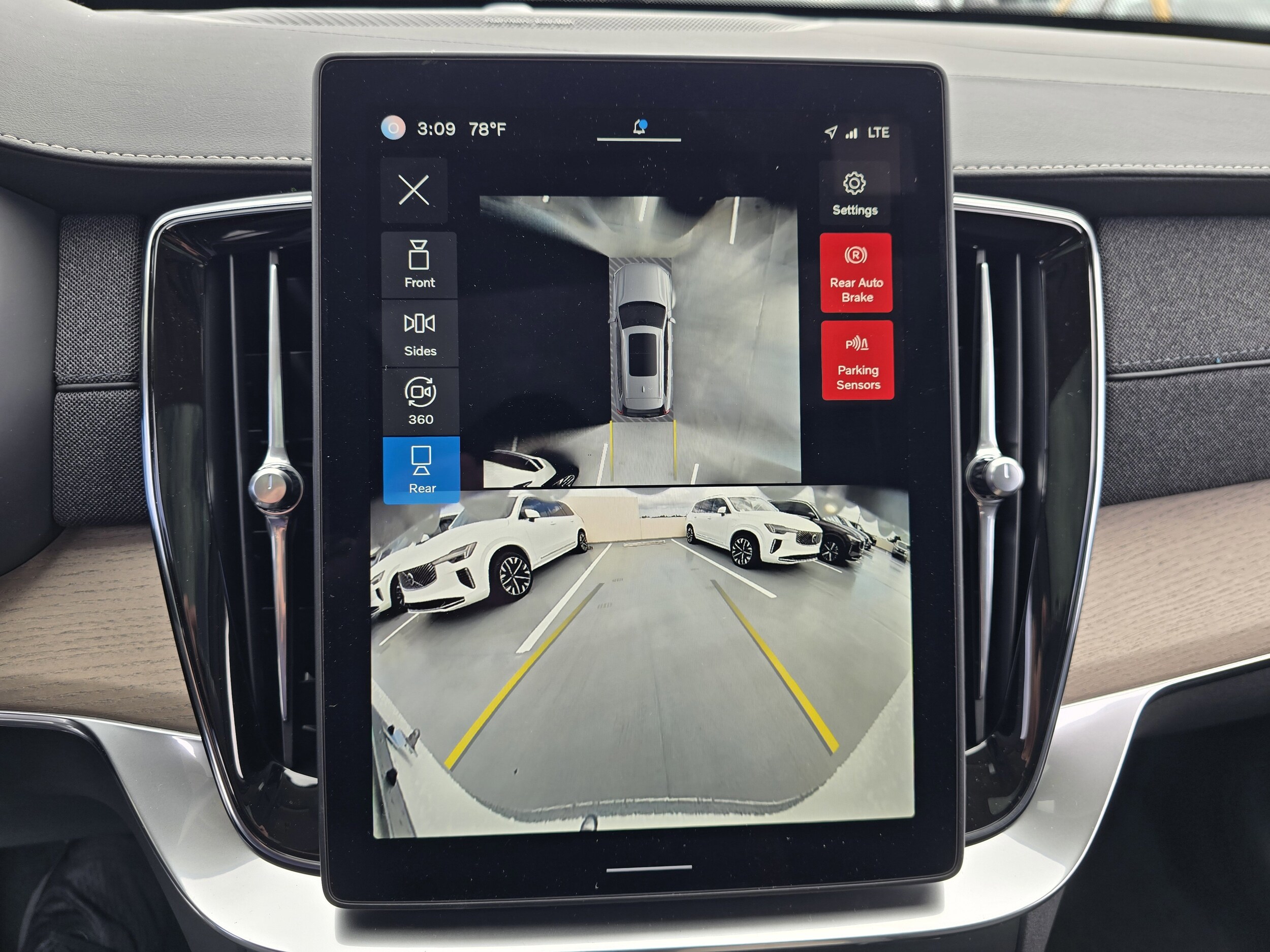 2025 Volvo XC90 Core - Photo 17