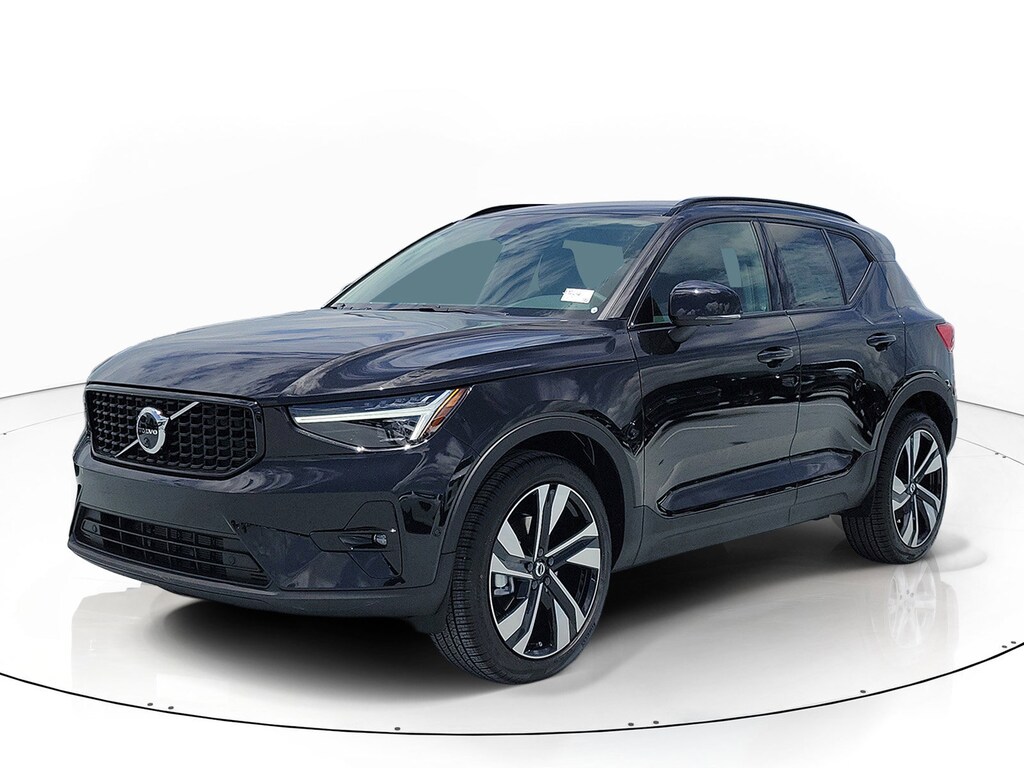New 2026 Volvo XC40 B5 Plus SUV