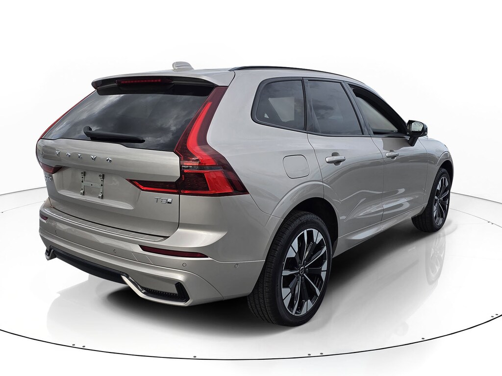 New 2026 Volvo XC60 plug-in hybrid T8 Plus SUV