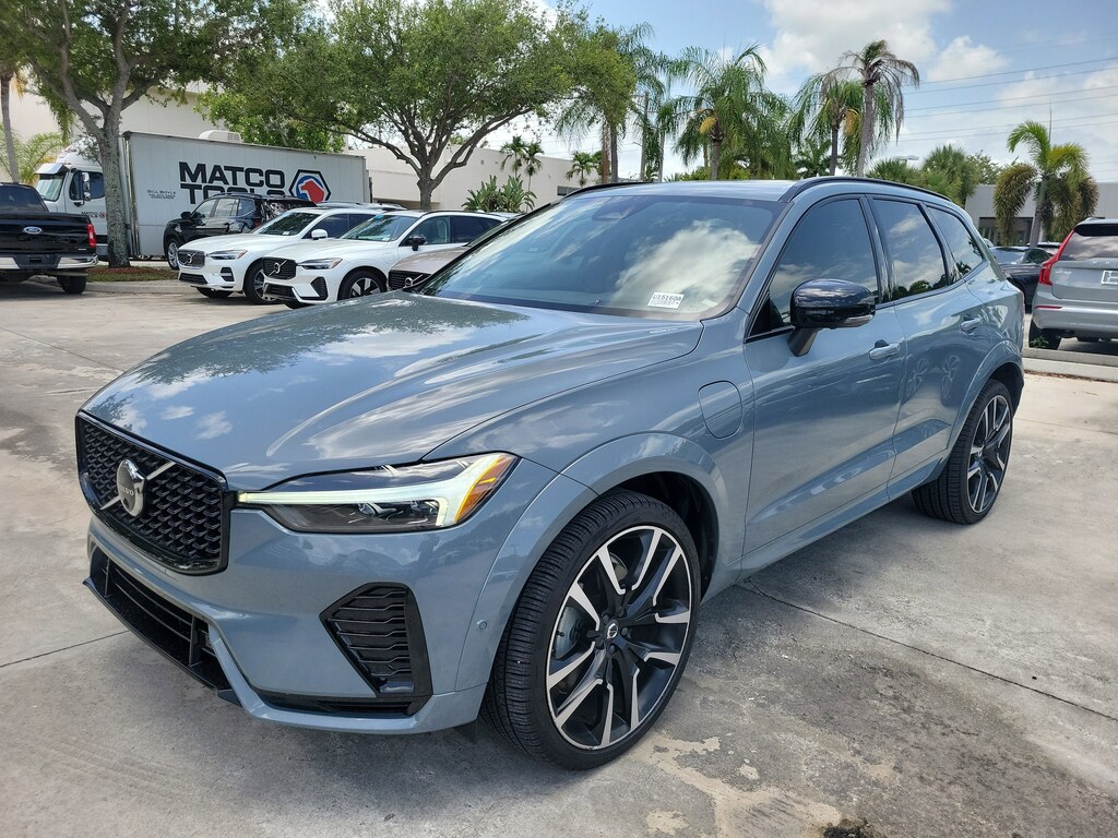 Used 2024 Volvo XC60 Recharge Plug-In Hybrid Ultimate Dark Theme T8 eAWD PHEV Ultimate Dark Theme